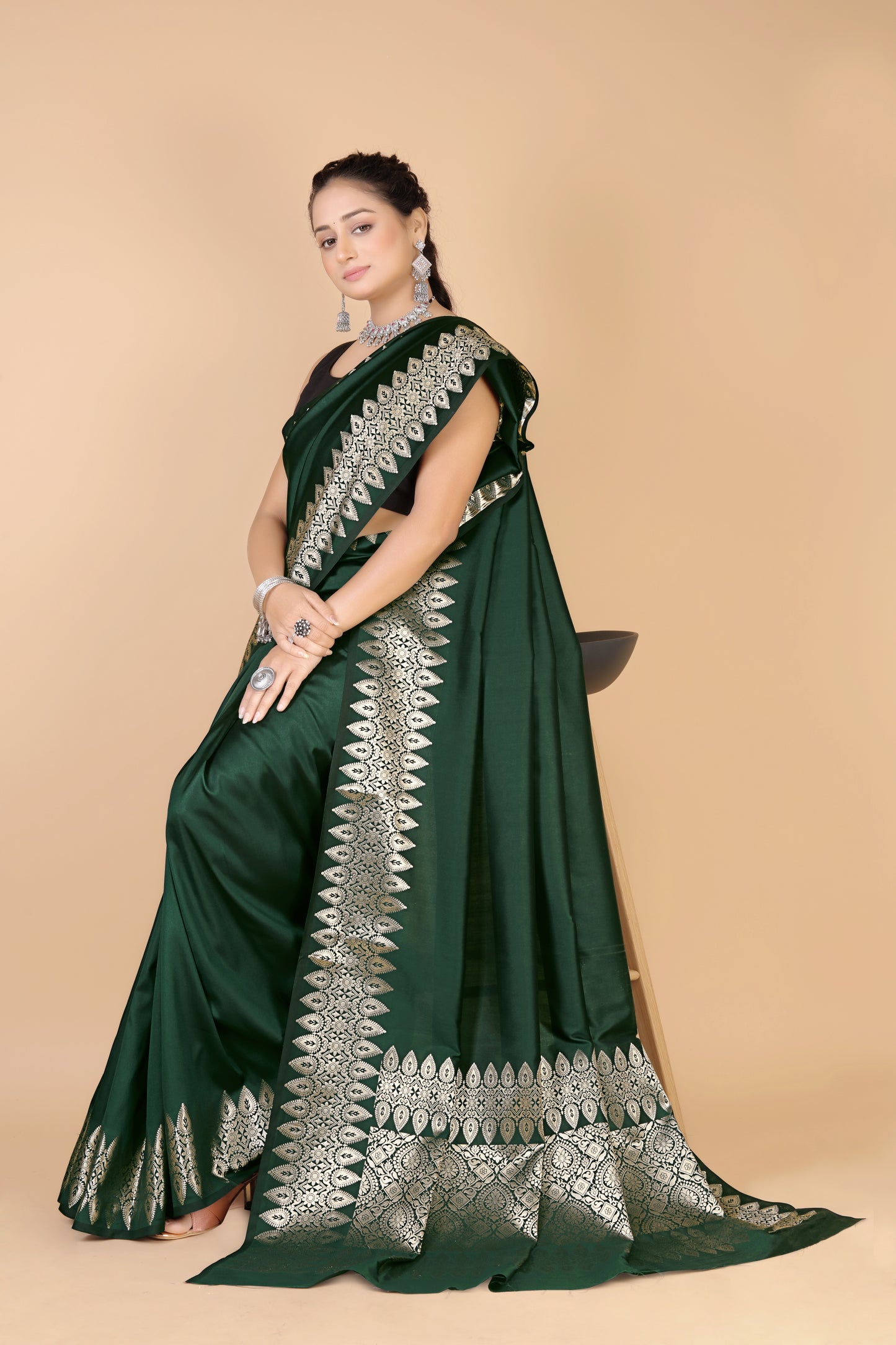 Bottle Green Munga silk Saree-Sona